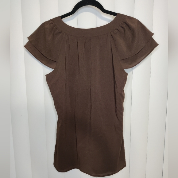 NWT Nue Options Brown flutter sleeve blouse size MP - Picture 2 of 3